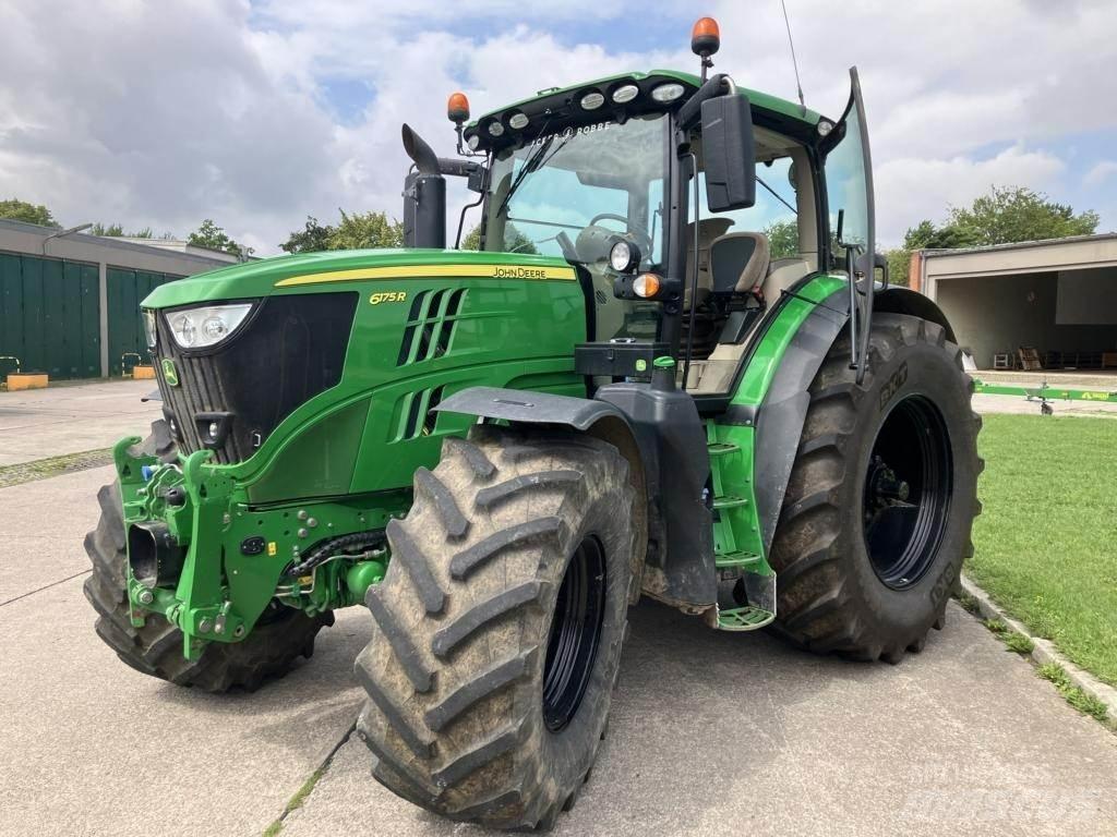 John Deere 6215R Traktoren