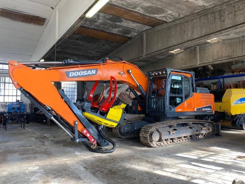 Doosan DX 235 NLC-5 Raupenbagger