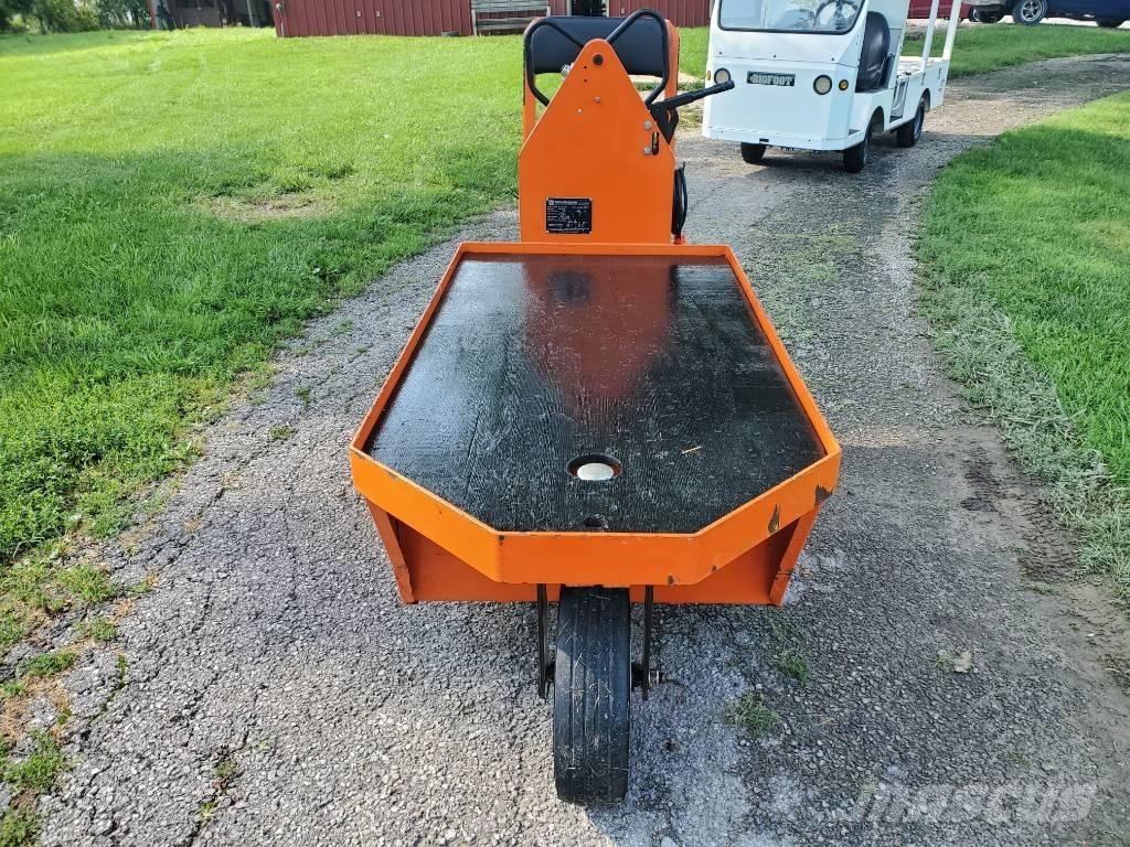 Taylor-Dunn SC100 Schlepper