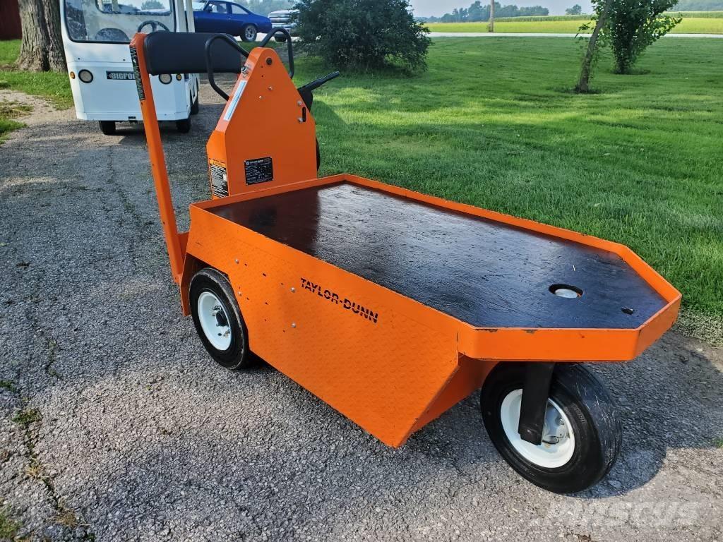 Taylor-Dunn SC100 Schlepper