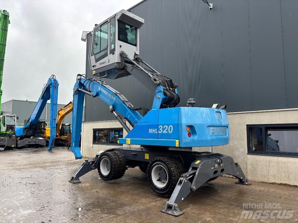 Fuchs MHL 320 D Materialumschlag
