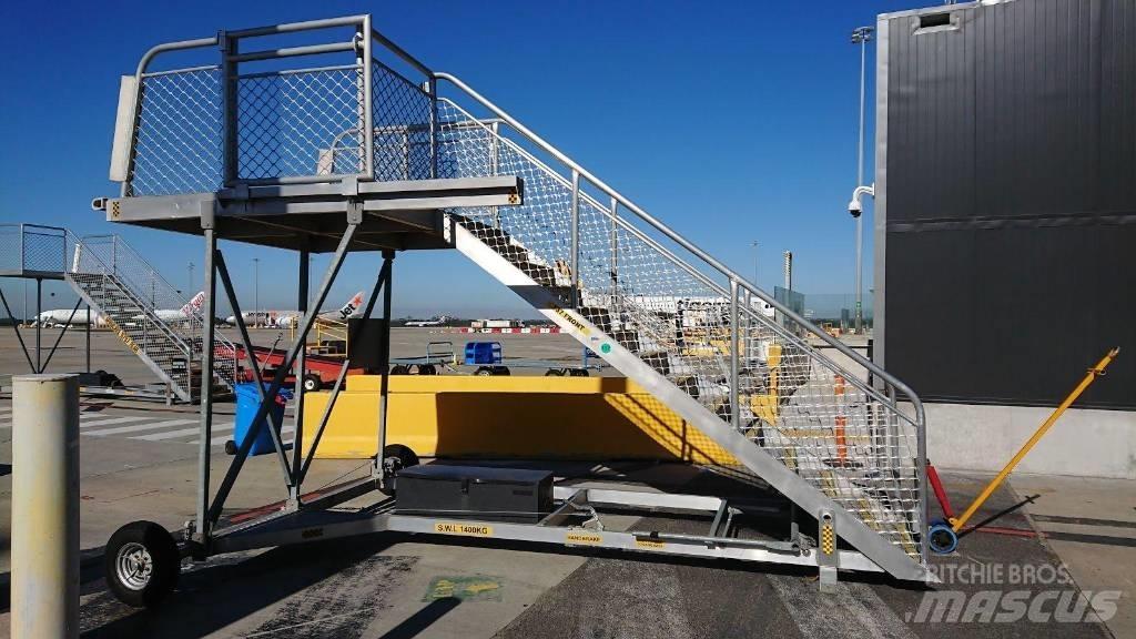  PASSENGER STAIRS Sonstige Flurförderzeuge
