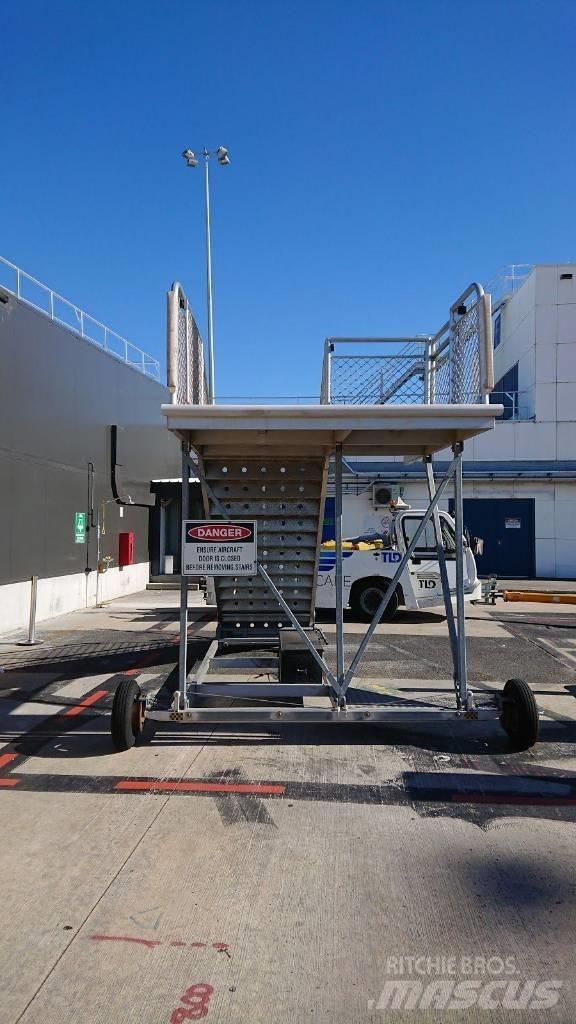  PASSENGER STAIRS Sonstige Flurförderzeuge