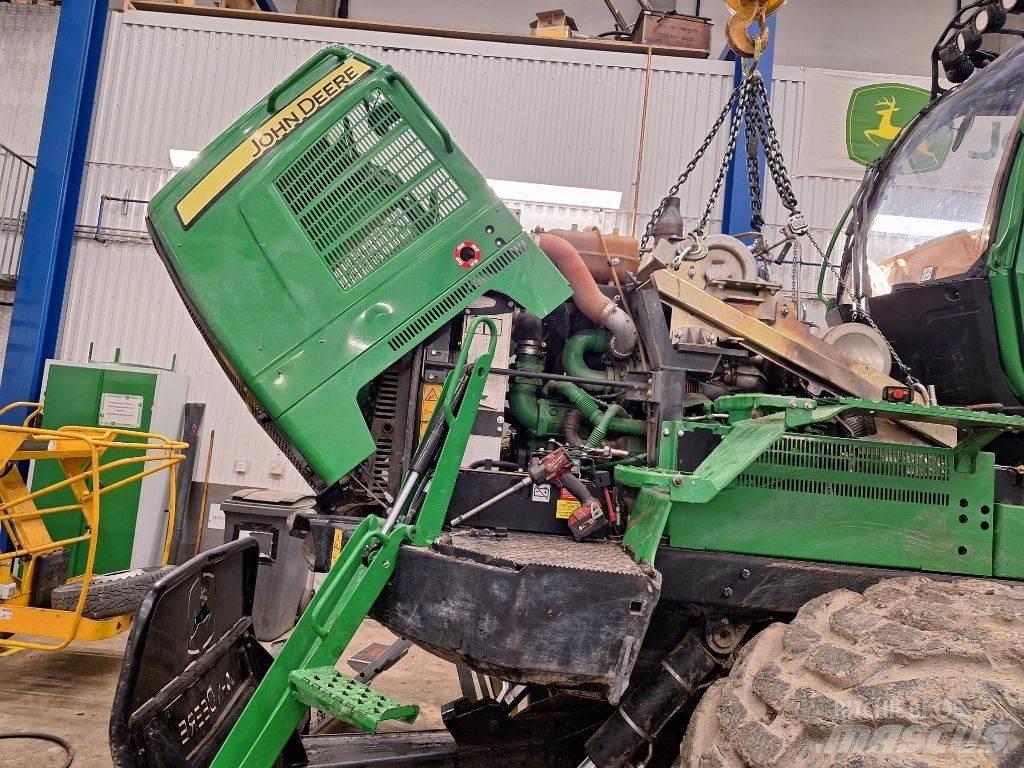 John Deere 1910 Forwarder
