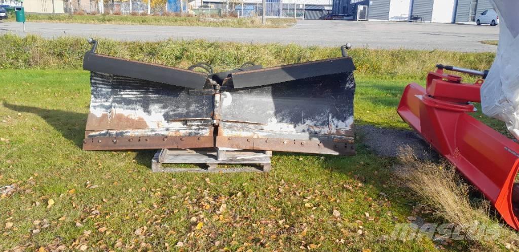 Pome 320 Schneeschilde und -pflüge