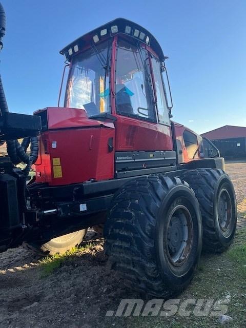 Komatsu XF895-2 Forwarder