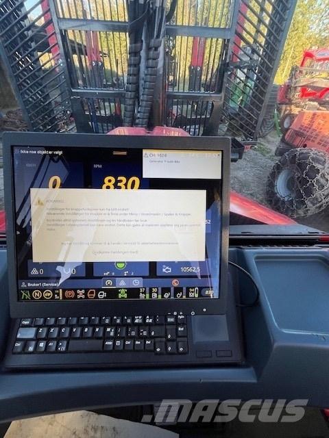 Komatsu XF895-2 Forwarder