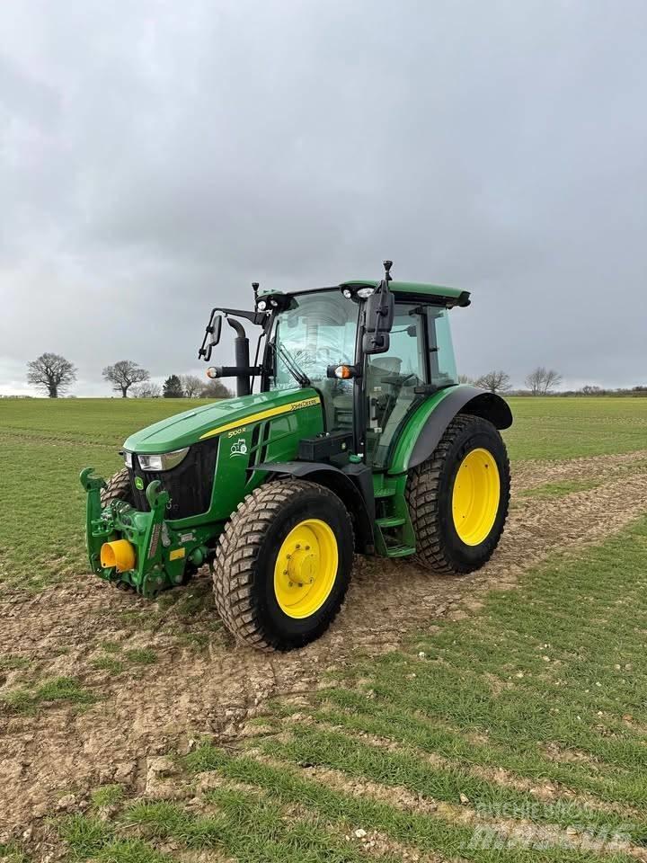 John Deere 5100 R Traktoren