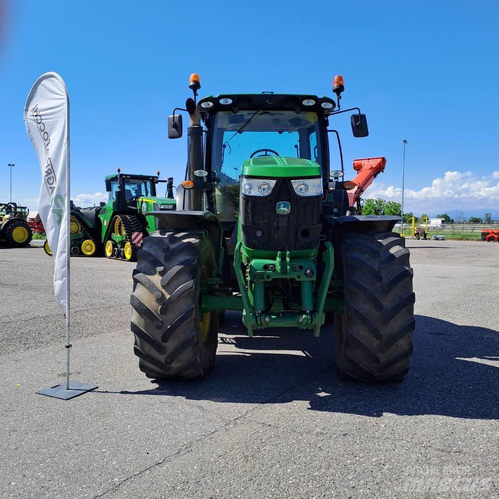 John Deere 6210 R Traktoren