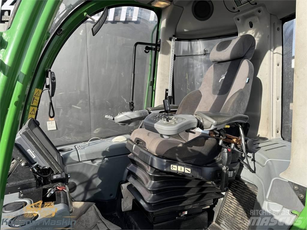 John Deere 1470E Harvester