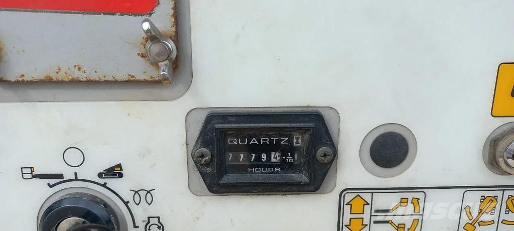 Aichi SR 12 B Teleskopbühnen