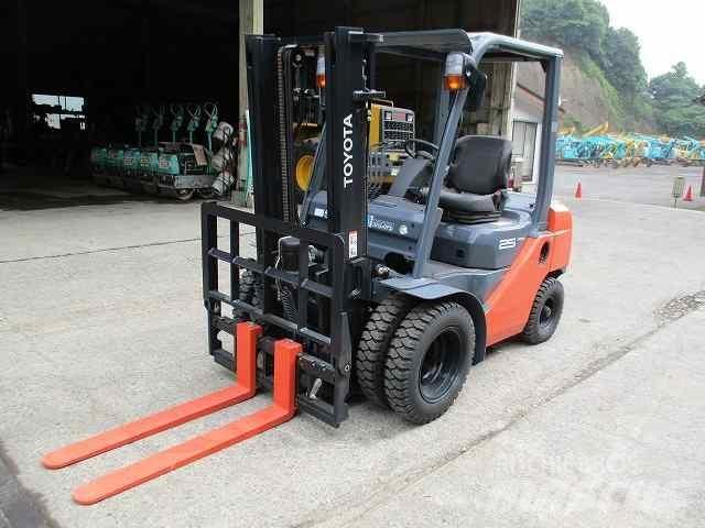 Toyota 8FD25 Andere Gabelstapler