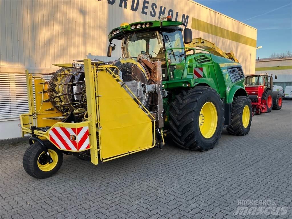 John Deere 9900i Feldhäcksler