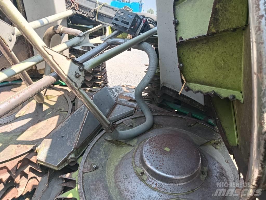 CLAAS Orbis 600 Selbstfahrende Häcksler