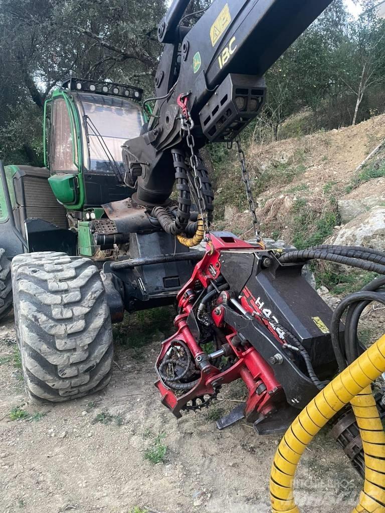 John Deere 1270 G Harvester