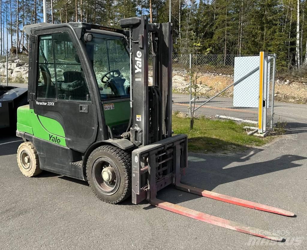 Yale GLP 25 VX Gasstapler