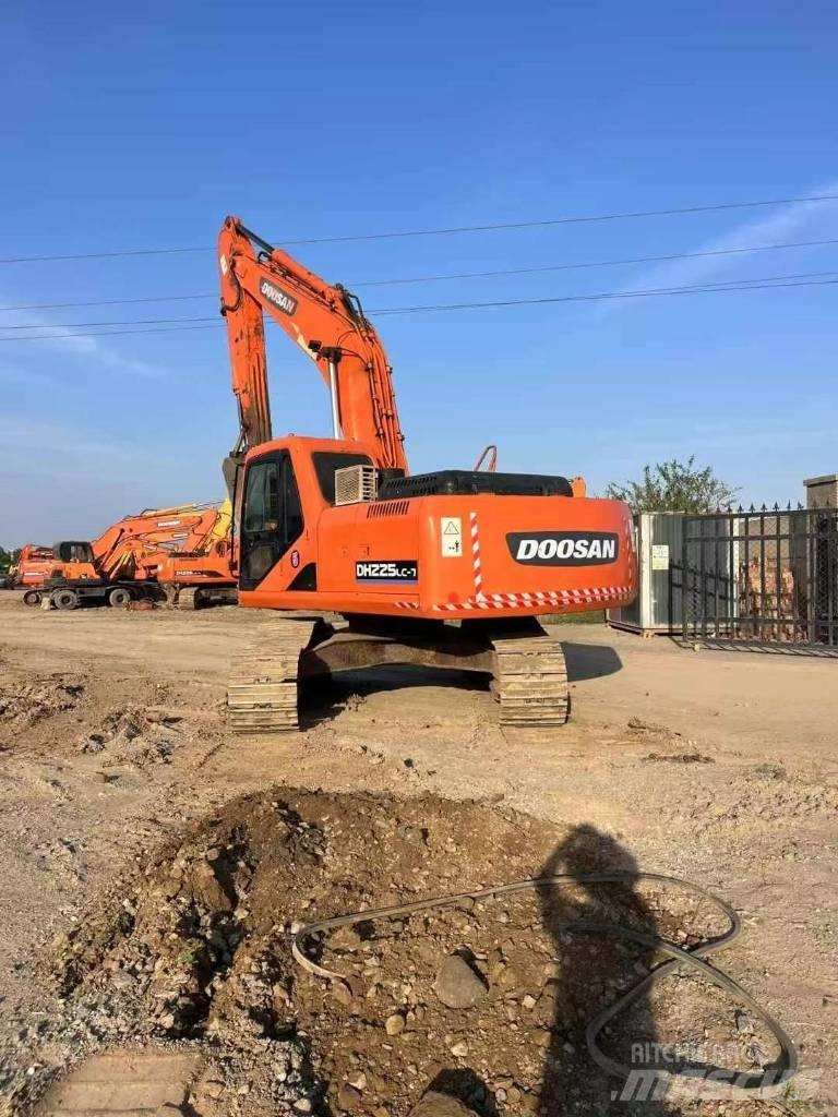 Doosan DH 225 LC-7 Raupenbagger