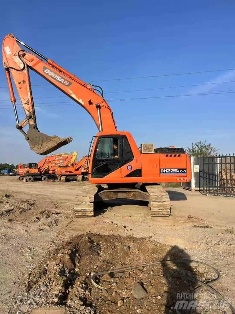 Doosan DH 225 LC-7 Raupenbagger