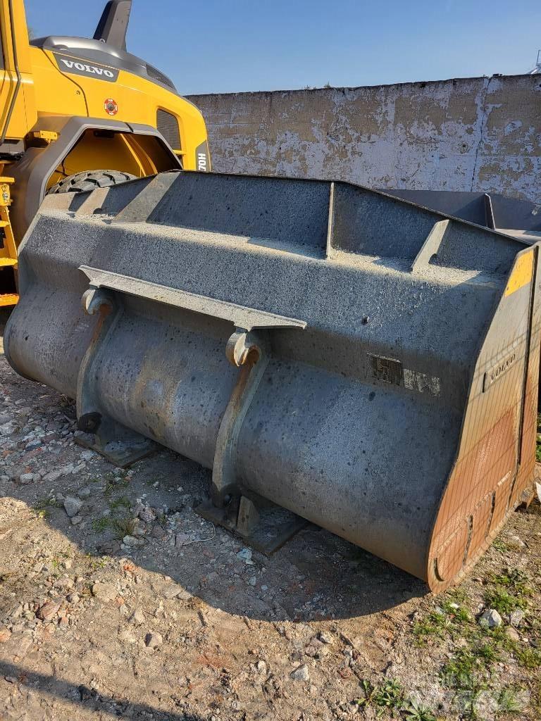 Volvo L 120 H Radlader