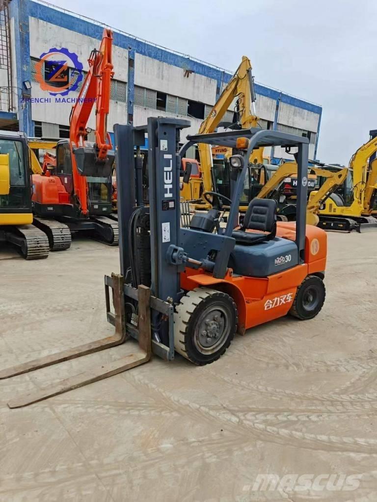 Heli CPCD 30 Dieselstapler