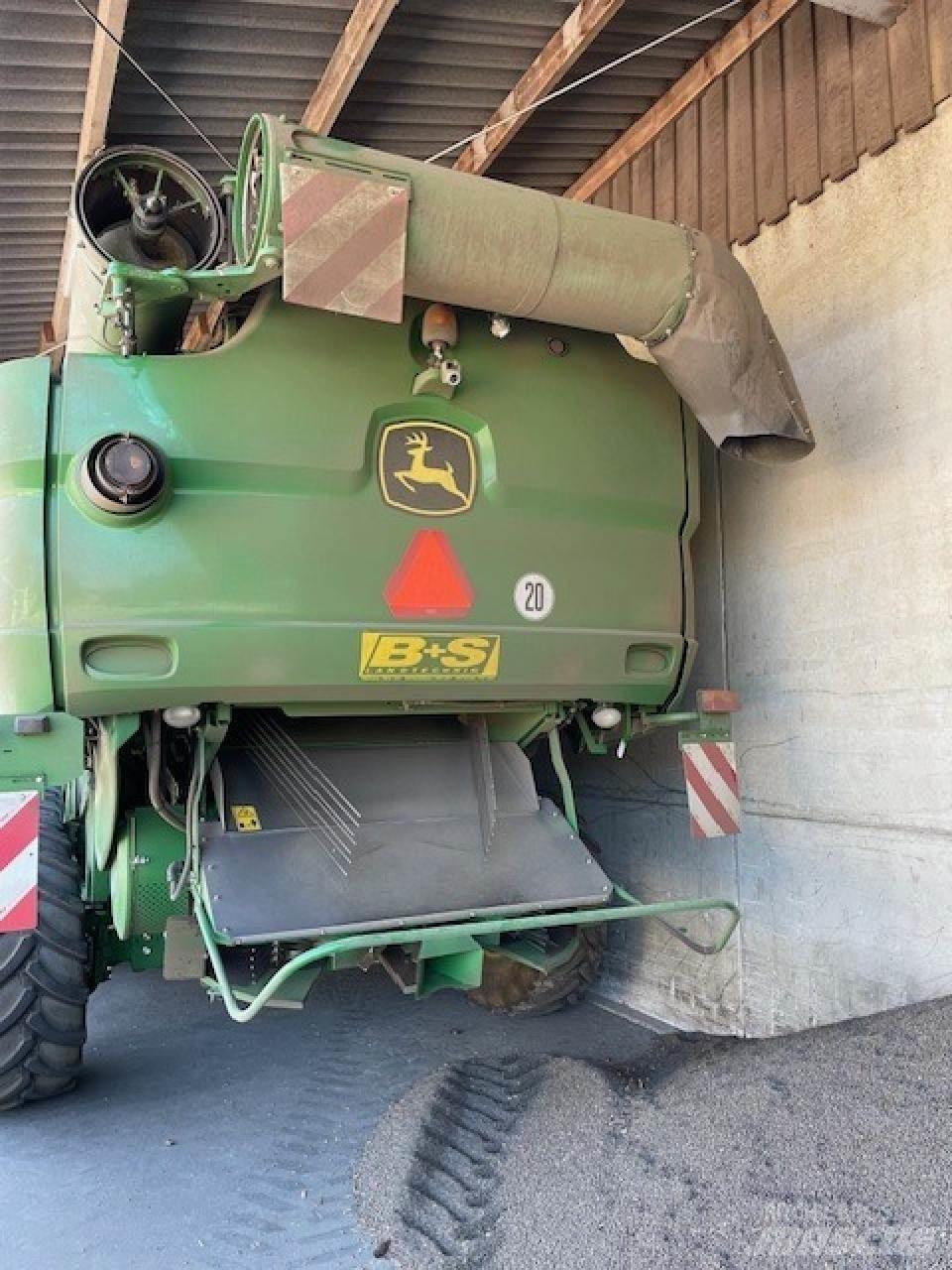 John Deere S 680 i Mähdrescher