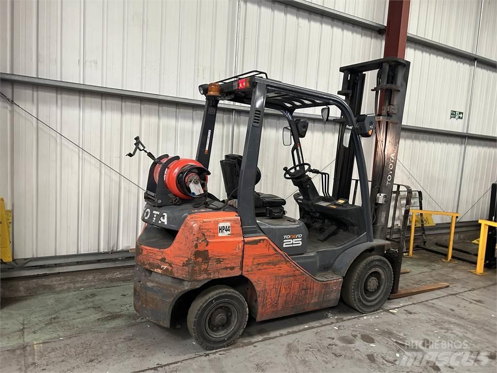 Toyota 02-8FGF25 Gasstapler