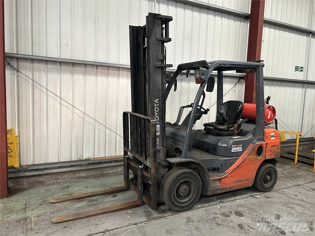 Toyota 02-8FGF25 Gasstapler