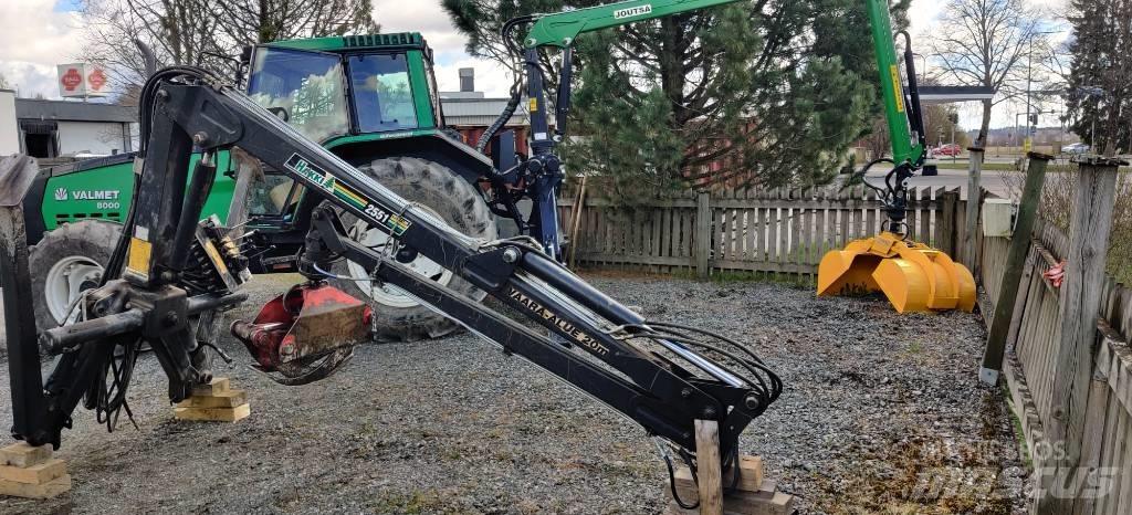 Hakki 2551 Gelenkausleger Lader