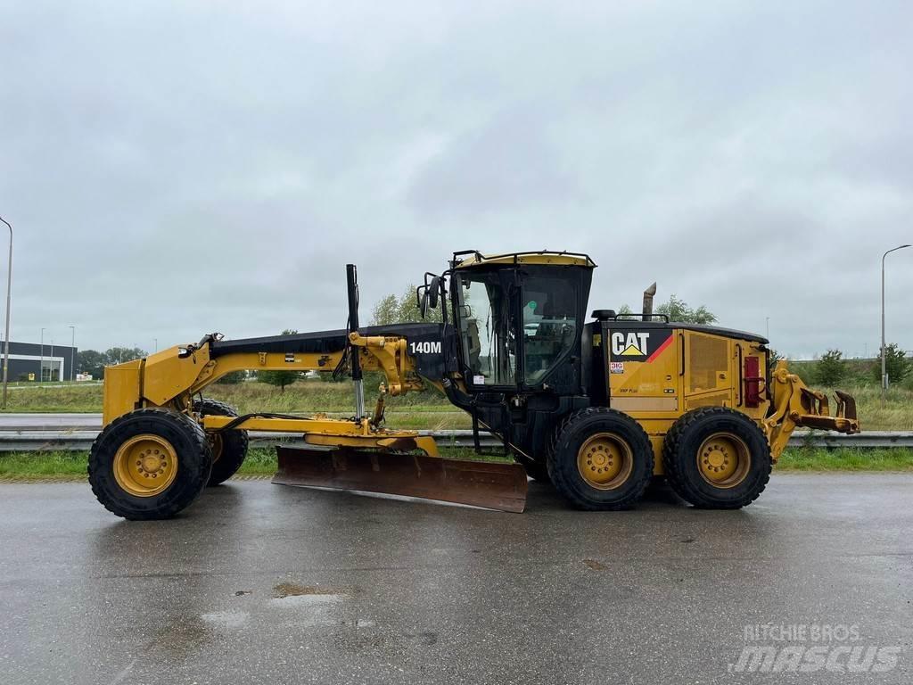 CAT 140M Grader