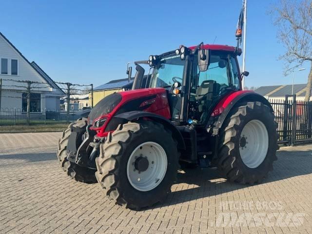 Valtra N134 Hitech Traktoren