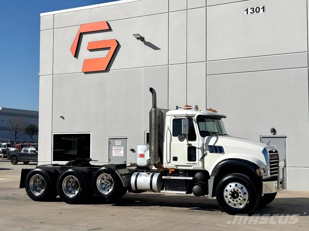 Mack GU713 Sattelzugmaschinen