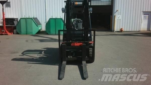 Manitou MI30G ST5 Geländestapler