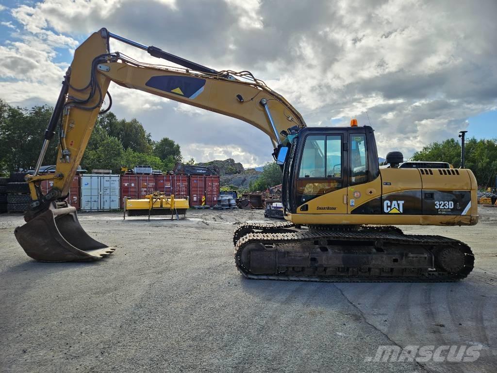 CAT 323 Raupenbagger