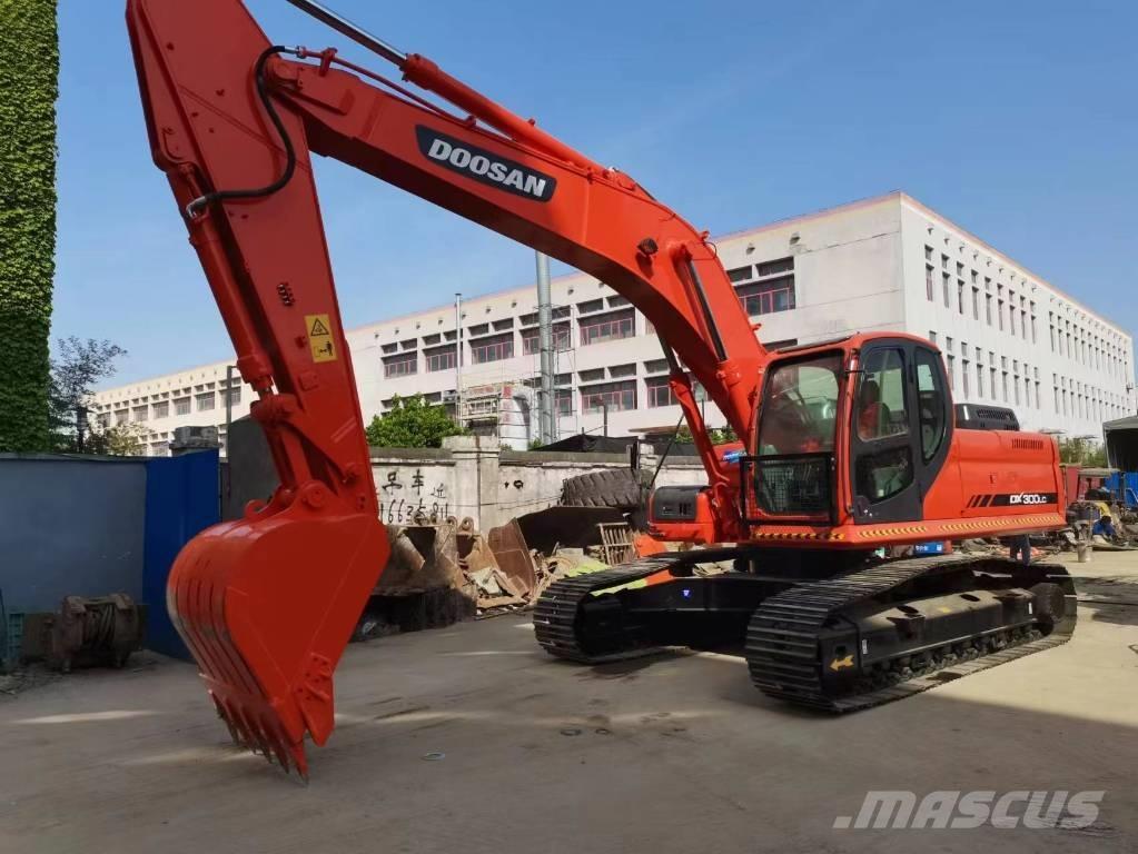 Doosan DX 300 Raupenbagger