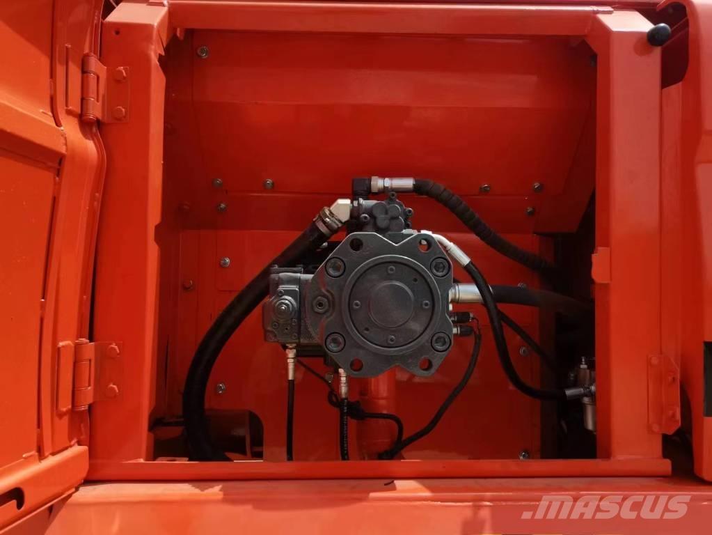 Doosan DX 300 Raupenbagger
