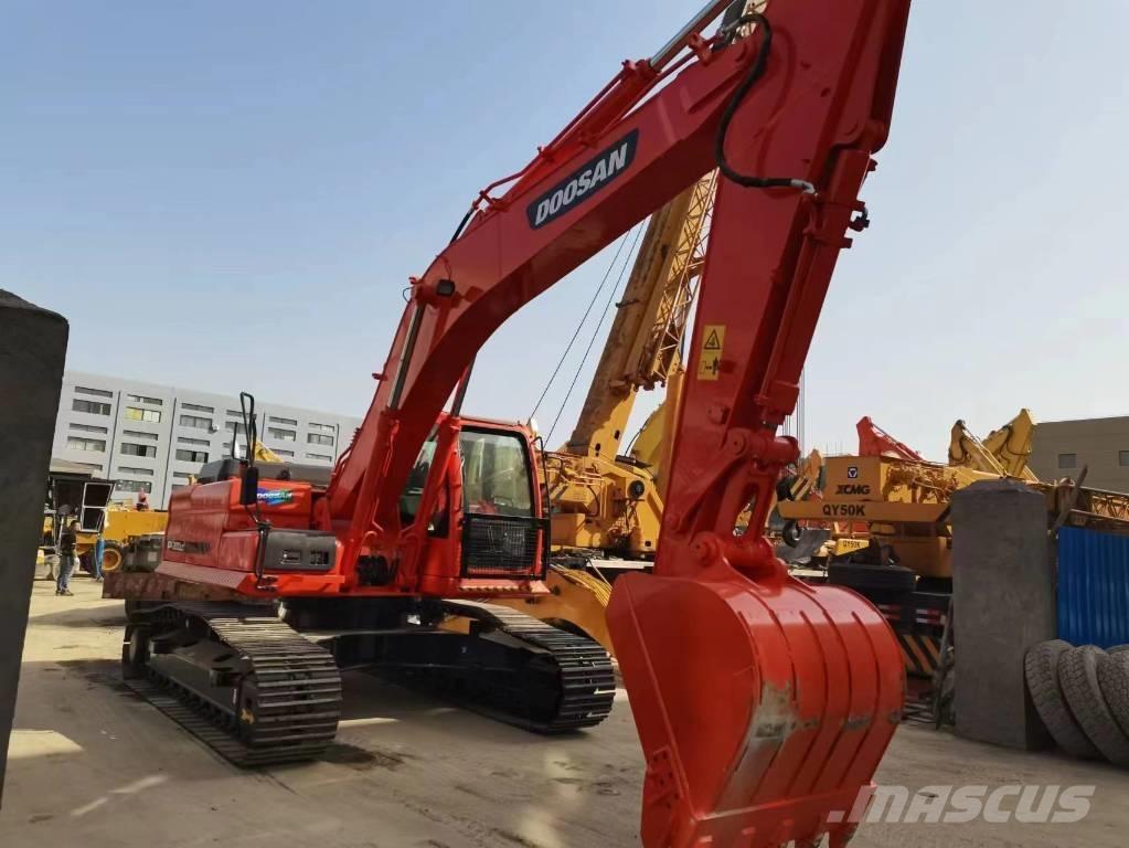 Doosan DX 300 Raupenbagger