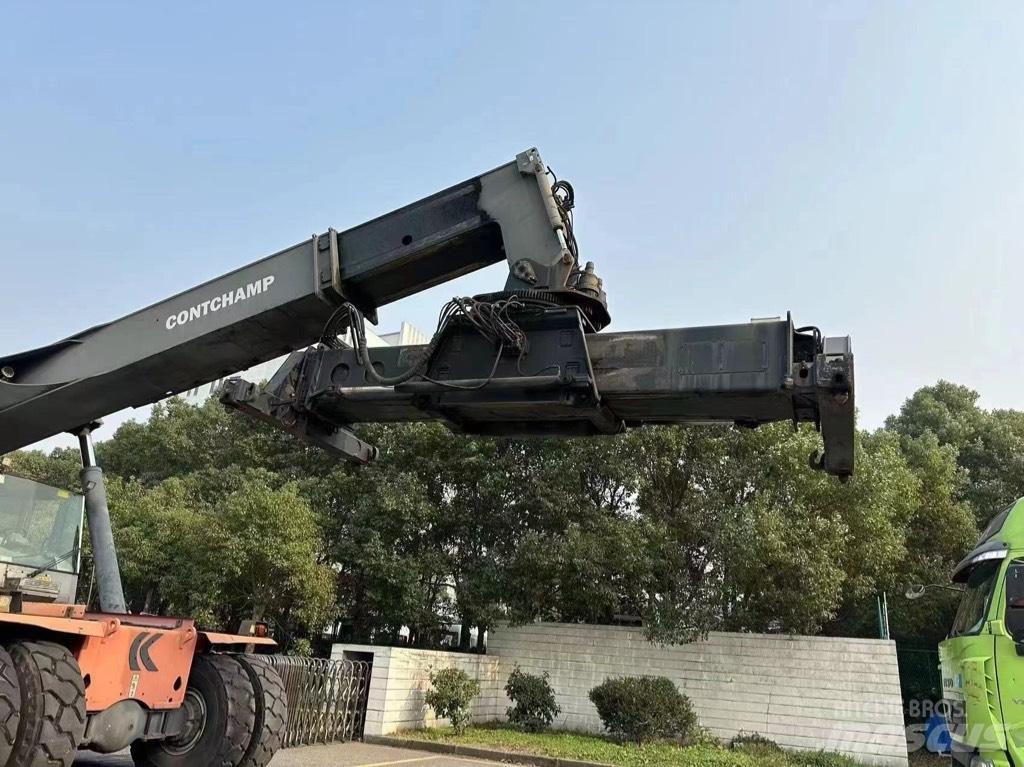Kalmar M 517 Reach-Stacker