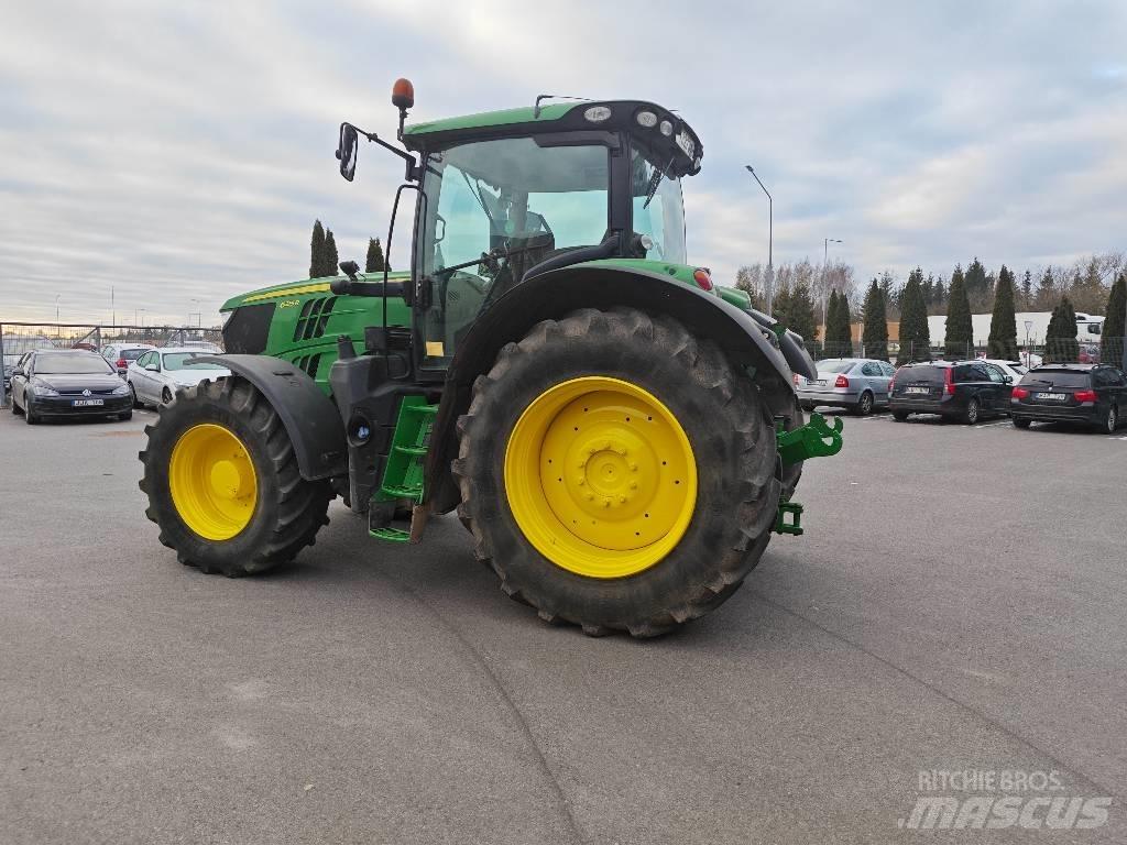 John Deere 6215 R Traktoren