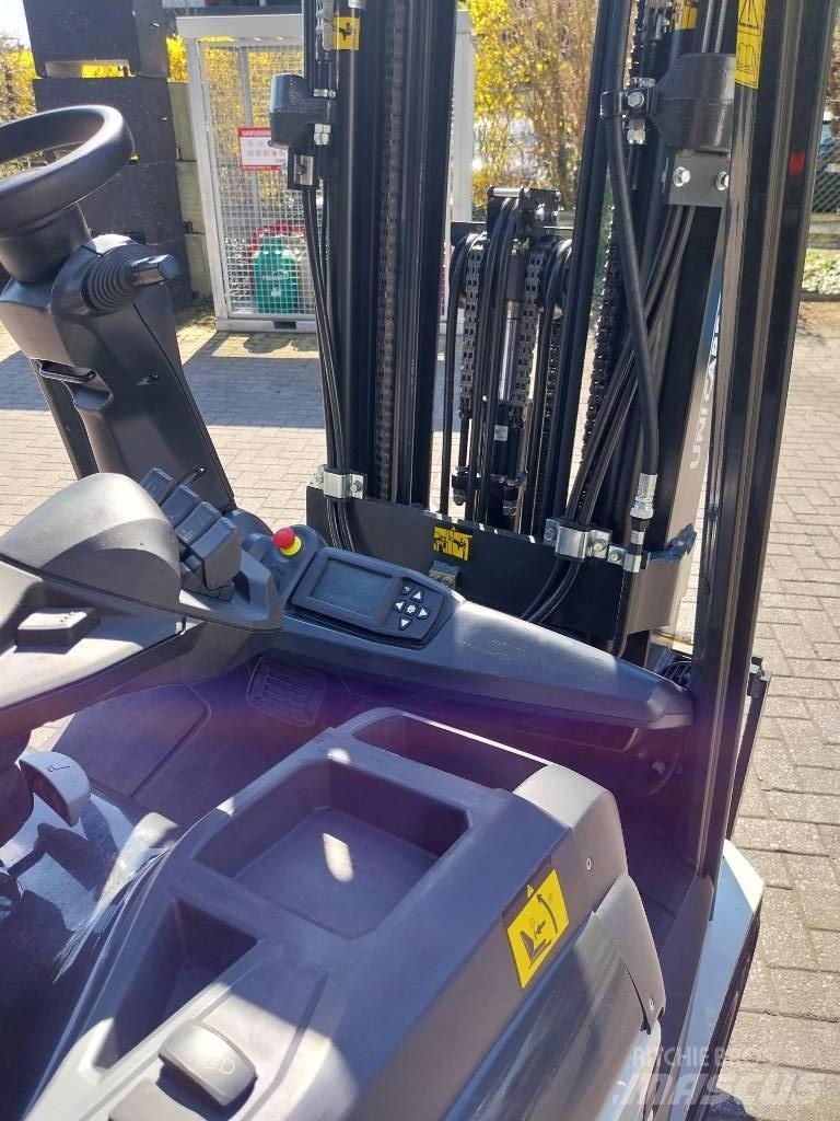 UniCarriers MX 25 Elektrostapler