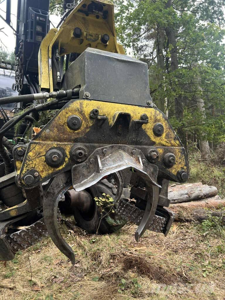 John Deere 1270 G Harvester