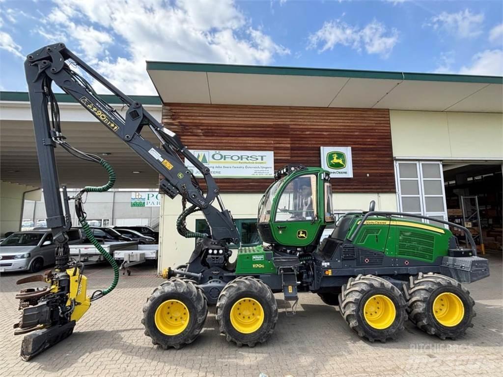 John Deere 1170 G Harvester