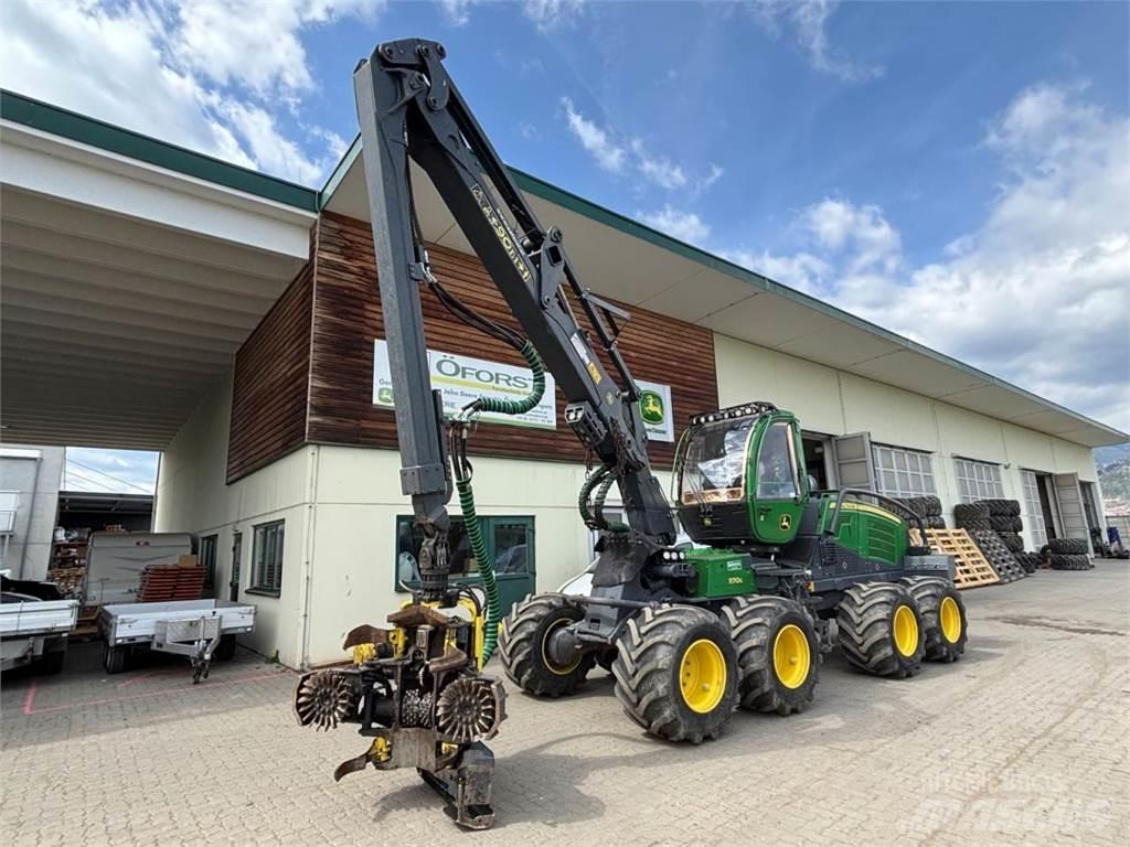 John Deere 1170 G Harvester