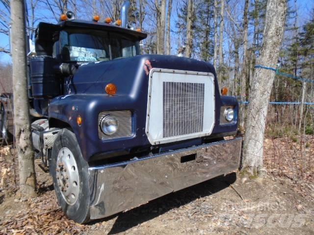 Mack RS797LST Bergungsfahrzeuge