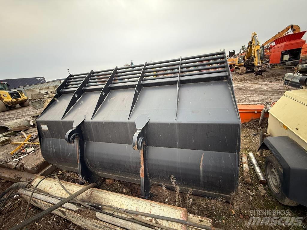 Doosan DL 420-7 Schaufeln