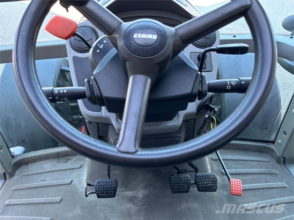 CLAAS Arion 640 Traktoren