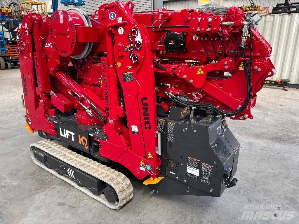 Unic UM 445 All-Terrain-Krane
