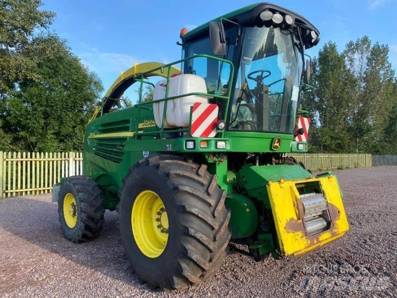 John Deere 7400 Selbstfahrende Häcksler