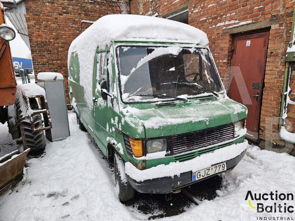 Mercedes-Benz 207D Kastenwagen