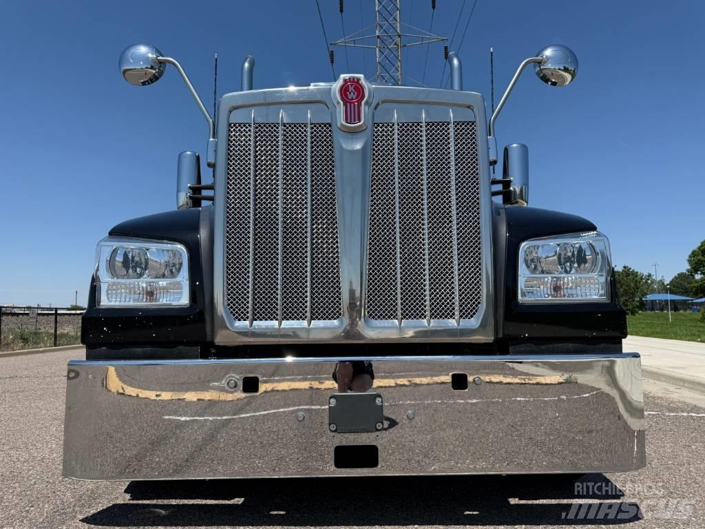 Kenworth W 990 Sattelzugmaschinen