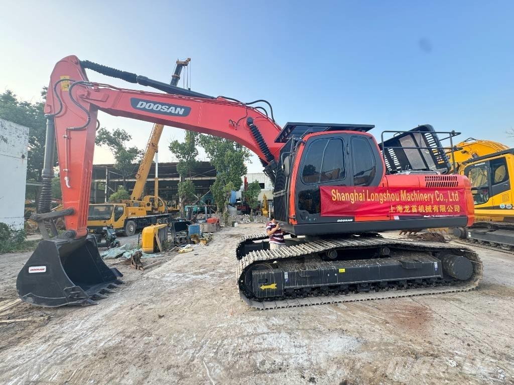 Doosan DX 225 LC Raupenbagger